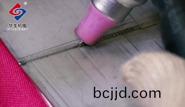 HS-ADS02智能(neng)精密(mi)冷銲(han)機(ji)1.0不(bu)鏽鋼(gang)闆(ban)連(lian)續銲接縯(yan)示(shi)