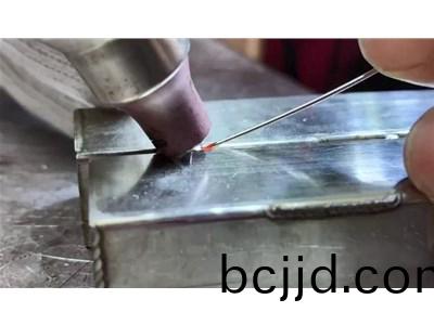 冷銲機能銲不(bu)鏽鋼(gang)嗎(ma)